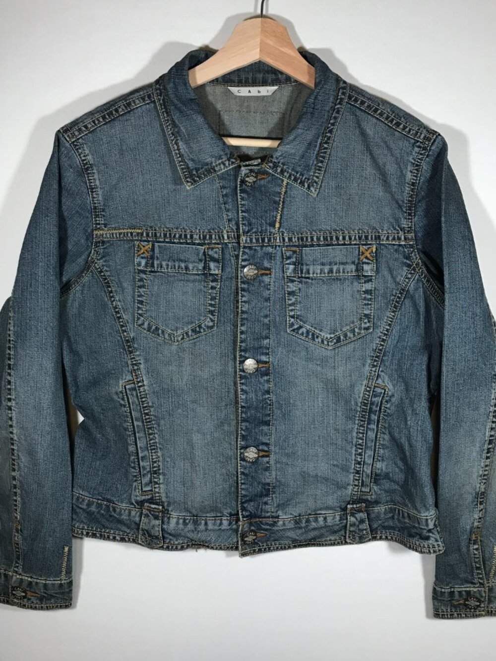 Cabi Women's Medium Blue Button Up Long Sleeve Denim Jean Jacket